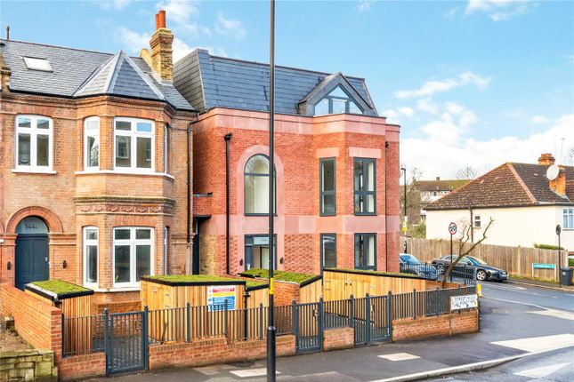 Flat for sale in Forest Hill Road, London