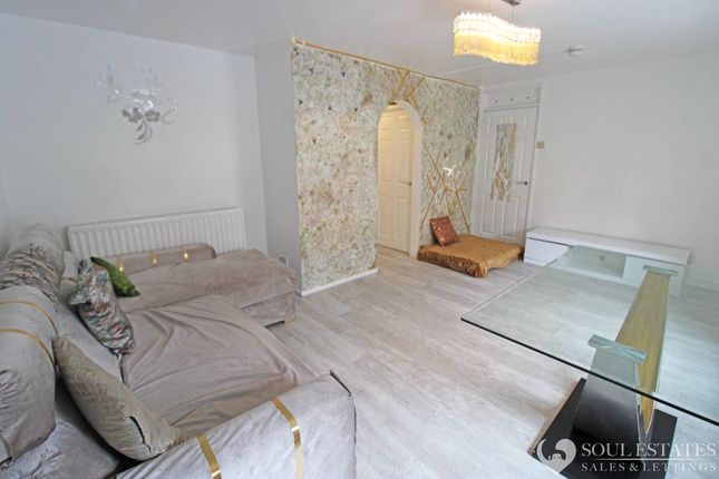 17, Slater Street, Tipton photo 4