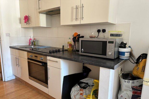 Flat to rent in 25 High Street, Dover