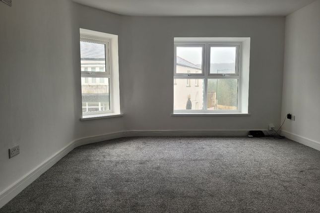 Flat 2 Punch House Flats, Tredegar photo 2