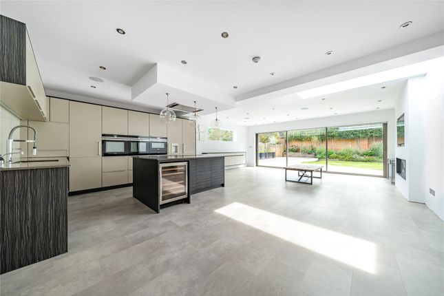 11, Red House Lane, Surrey photo 2