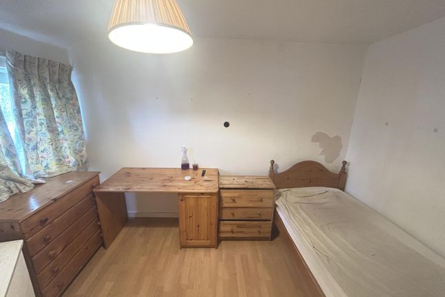 62, Northdown Road, Hatfield photo 4