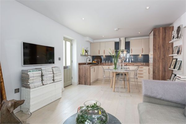 31, Radnor Road, Weybridge photo 4