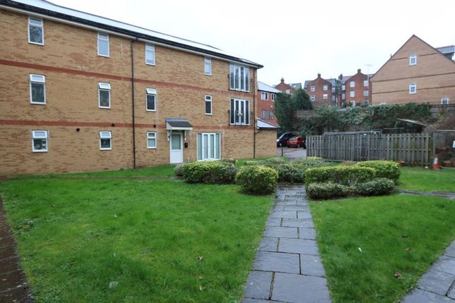 Flat for sale in Temple End, High Wycombe