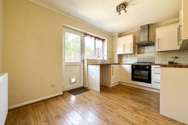 22 Witham Close, Taunton, Somerset photo 4