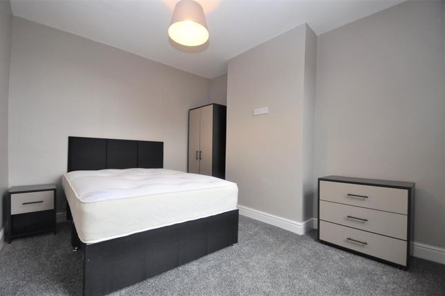 290 York Road,, Room 2, West Yorkshire photo 2
