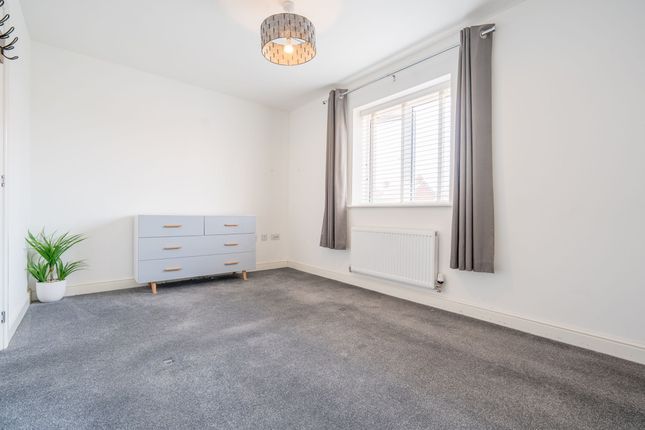 9 Jackdaws Drive, Warwick photo 4