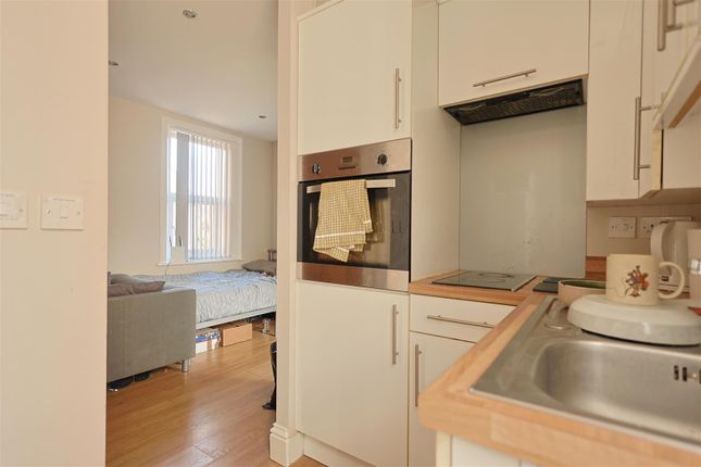 Flat 6, 133 Osborne Road, Newcastle Upon Tyne photo 3