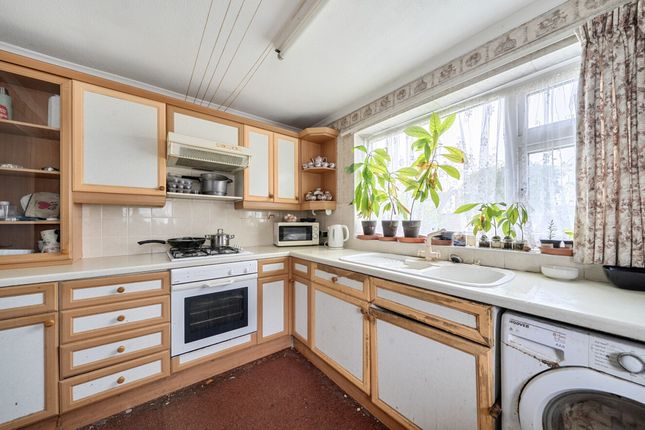 7 Cunningham Gardens, Bognor Regis photo 3