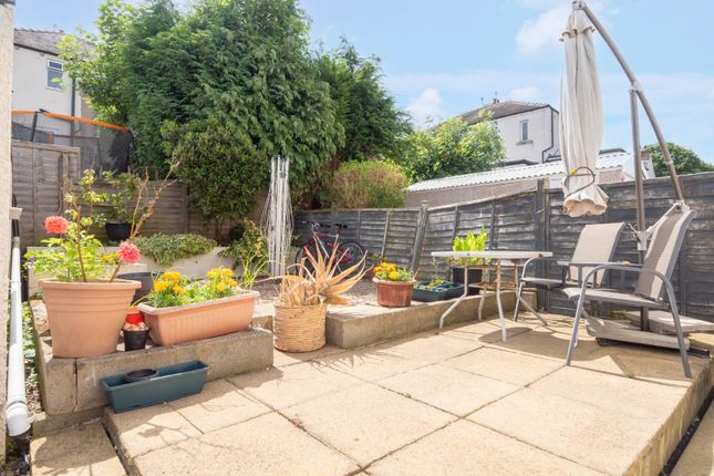 15, Vicarage Road, Shipley photo 4