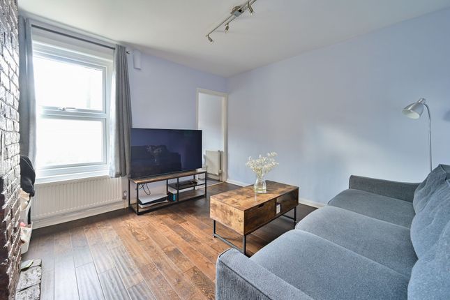 96b Liverpool Road, Watford photo 4