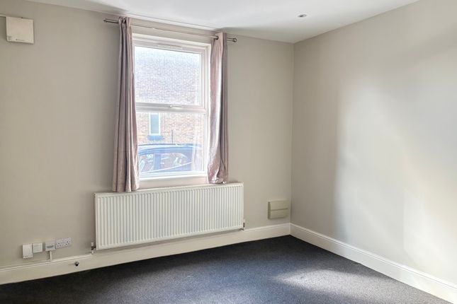 43B, Nutfield Road, Redhill photo 3