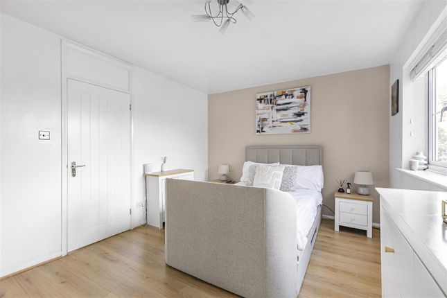 Maisonette for sale in Wadnall Way, Knebworth