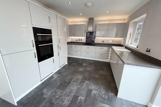 30, Aspen Way, Bedford photo 3