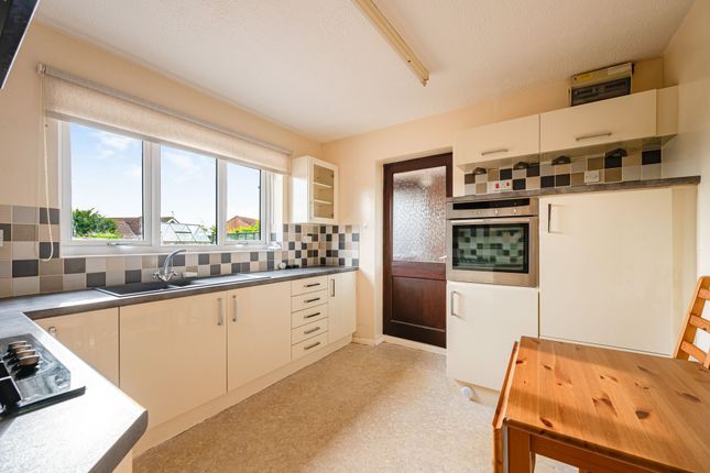 43 Mark Avenue, Horncastle photo 3