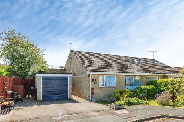 2-bed house on 8, Larksfield Close, Carterton, £350,000