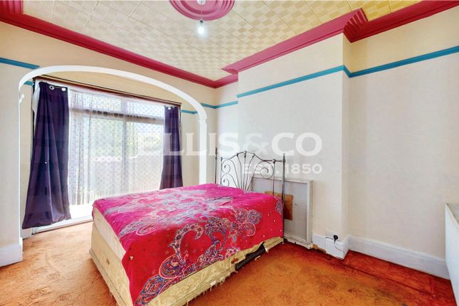 38, Bowrons Avenue, Wembley photo 4