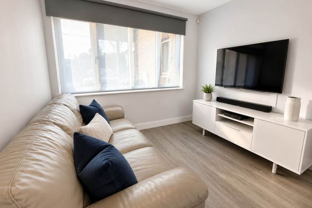 5, Robeson Way, Borehamwood photo 3