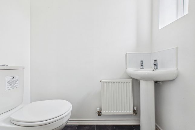 82, Arkless Grove, Consett photo 4