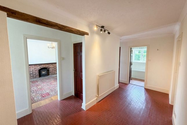 37 St. Martins Way, Grantham photo 2