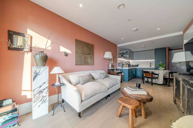 1-bed flat on Cutter Lane, North Greenwich, £500,000