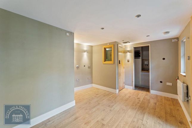 Thumbnail Terraced house to rent in Brading Crescent, London