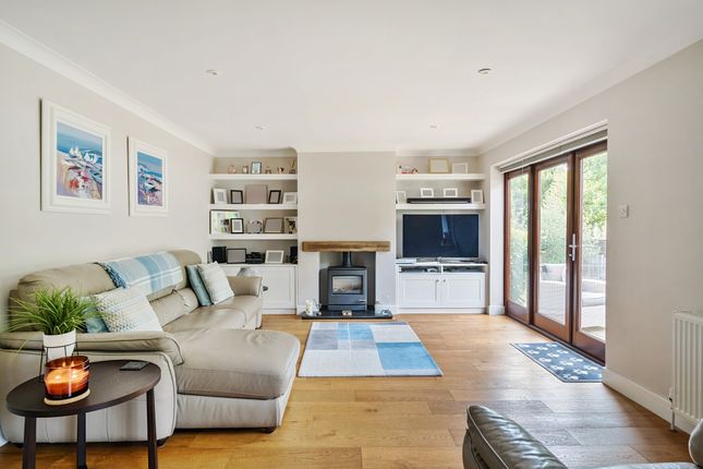 15, Oaklands, Leatherhead photo 4