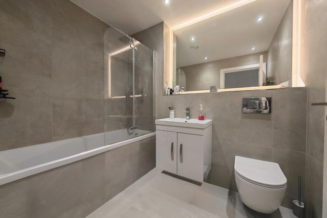 Flat, 6, Peach Street, Wokingham photo 3