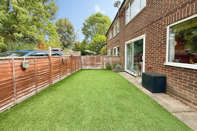 17, Hinton Close, Berkshire photo 4