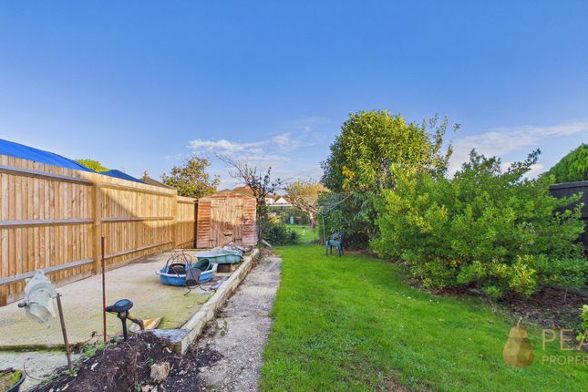 12 Grafton Gardens, Lancing photo 3