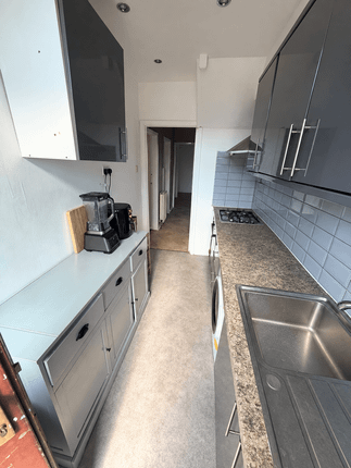 62, Valence Wood Road, DAGENHAM photo 5