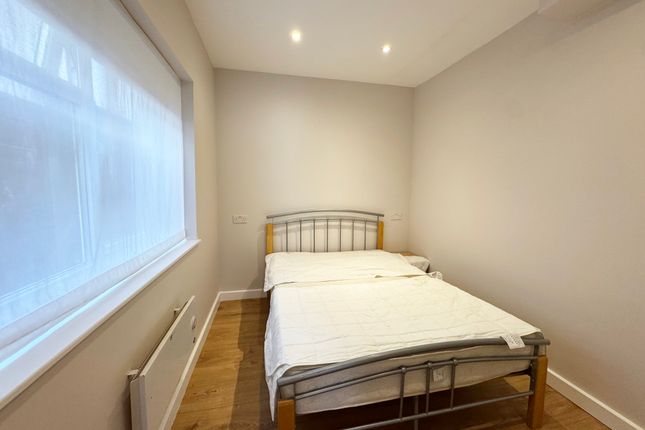 35, Ridge Hill, London photo 5
