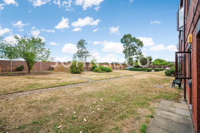 Flat 28 Braemar Court 83, Brook Road South, Brentford photo 4