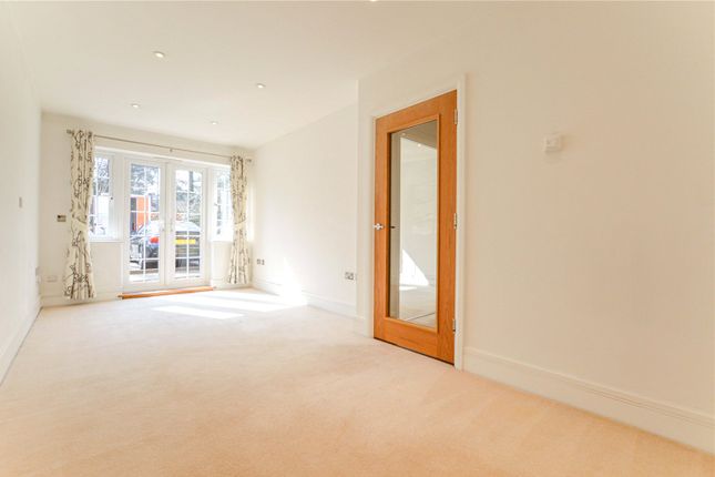 Flat 4,, Woodham Place, Woodham photo 3