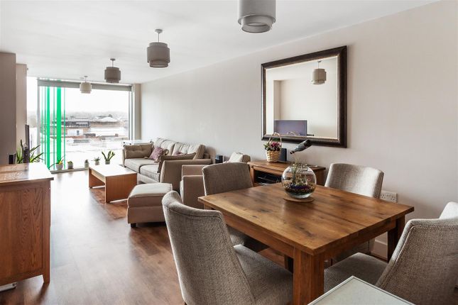 Flat for sale in Station Approach, Epsom