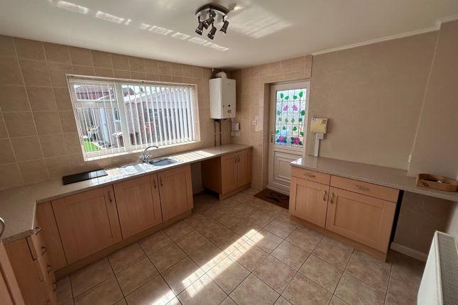 14, Primrose Drive, Hull photo 4