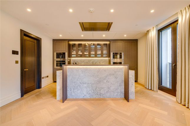 Flat 23, 8, Whistler Square, London photo 3