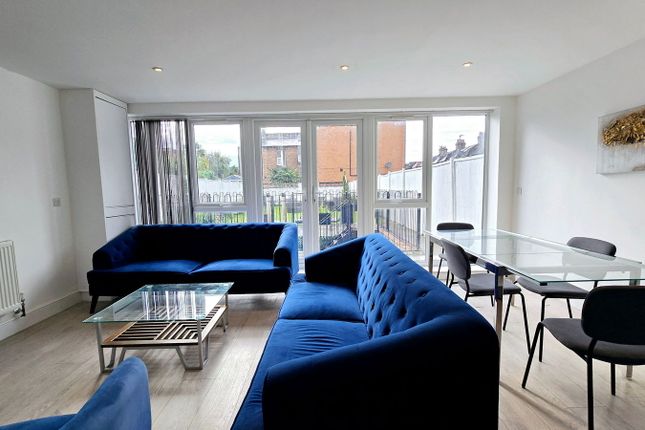 Thumbnail Flat to rent in Mitcham Road, Tooting