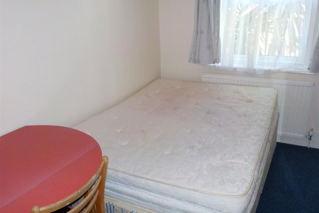 Terraced house to rent in Blaker Street, Brighton