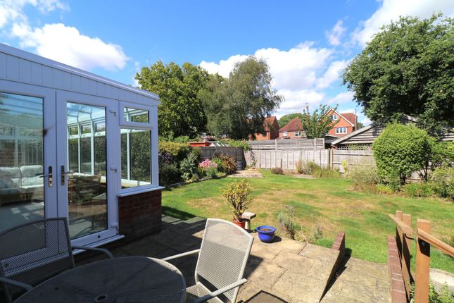 13 Pern Drive, Southampton photo 4
