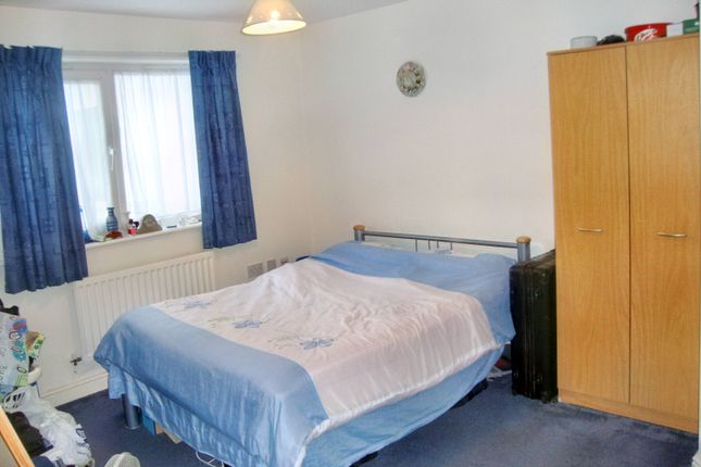 FLAT 4, MERIDIAN COURT, 226, Yeading Lane, Hayes photo 5