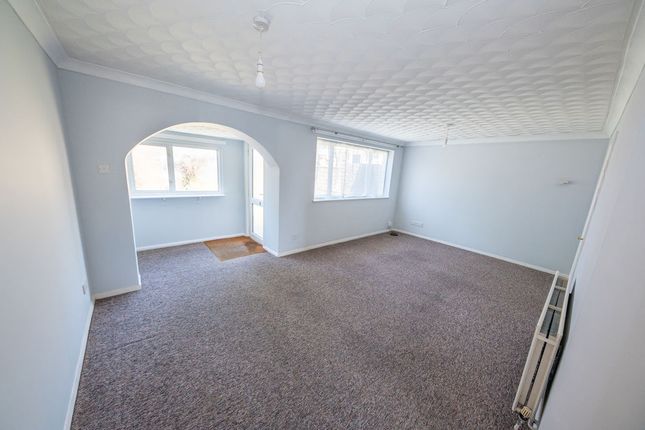 13, Sandleford Road, Havant photo 2