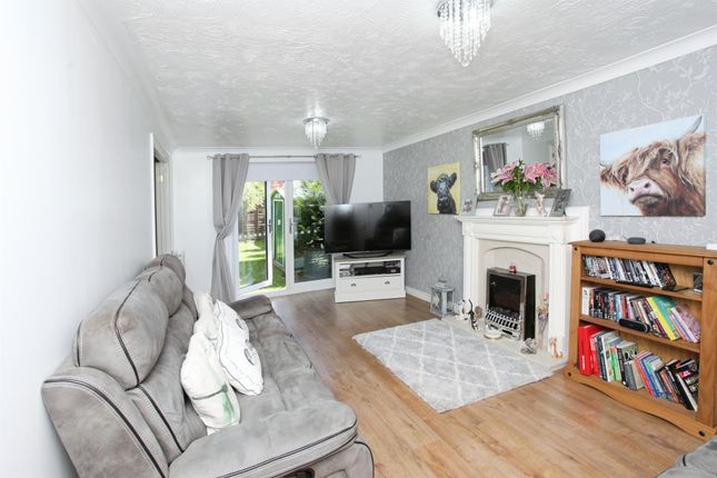 25, Goodrich Grove, NEWPORT photo 2