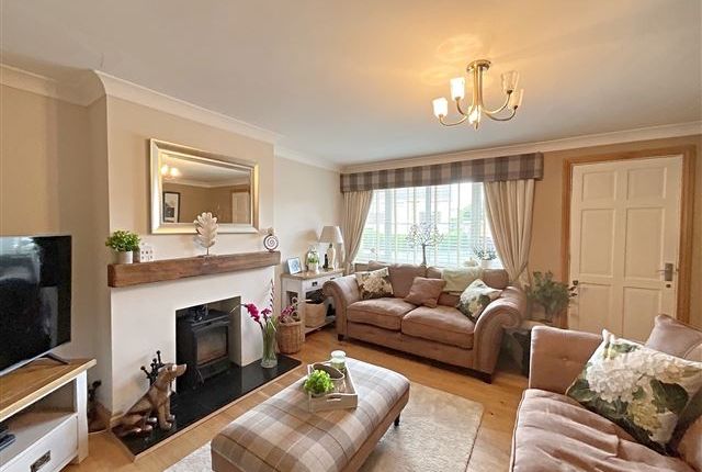 7, Malton Drive Aston, Sheffield photo 4