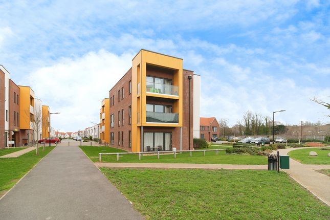 Flat for sale in Cole Court, Southend-On-Sea