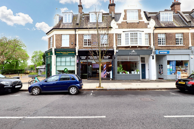 Retail premises to let in The Avenue, London