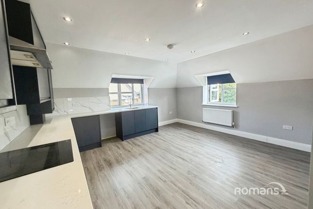 24, Crescent Drive, Hampshire photo 2