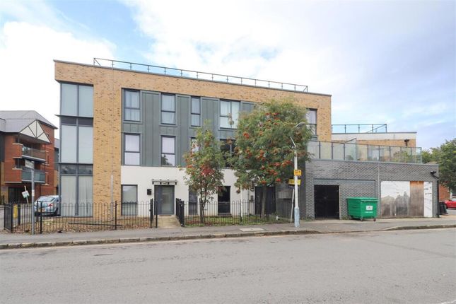 1-bed flat on 15, Kitchener House, Warwick Road, West Drayton, £250,000