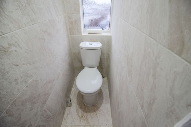 6 Court Close, Harrow photo 5