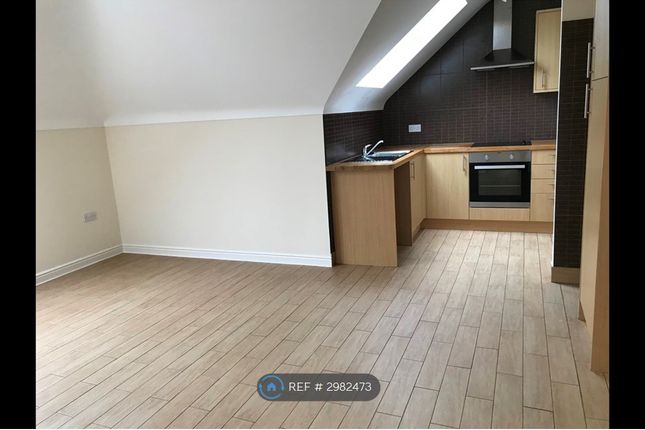 Flat A, Victoria Road, Ferndown photo 3